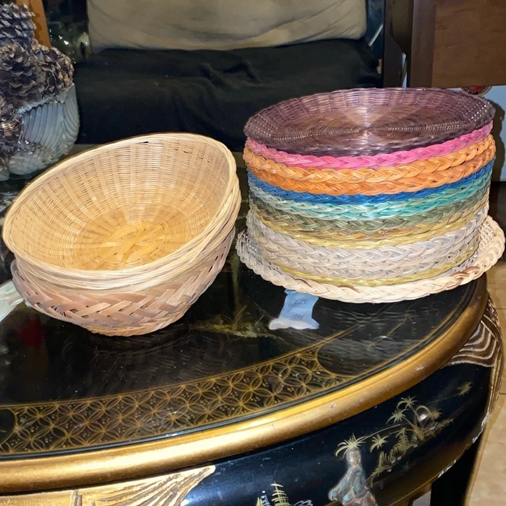 16 Vintage bamboo Woven PAPER PLATE HOLDERS multiple color + 4 oval bowls